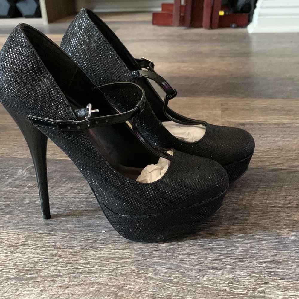 NEW!!!! spaRkle ✨ super sparkly t-strap heels!! - Picture 3 of 8